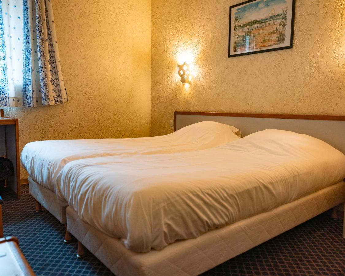Logis Heraclee Saint-Gilles  Esterno foto