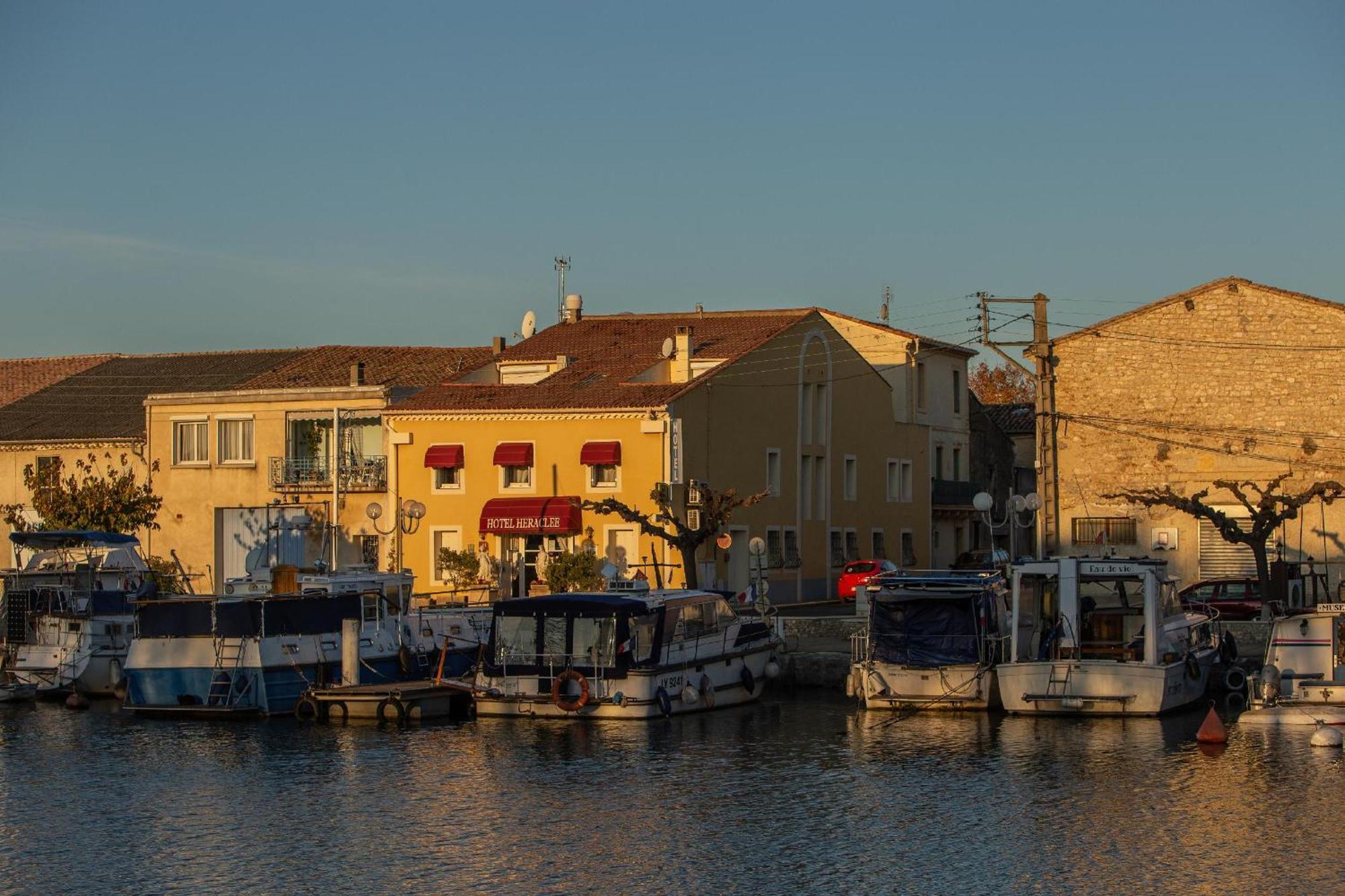 Logis Heraclee Saint-Gilles  Esterno foto