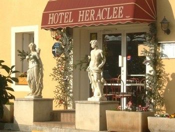 Logis Heraclee Saint-Gilles  Esterno foto