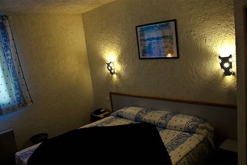 Logis Heraclee Saint-Gilles  Esterno foto